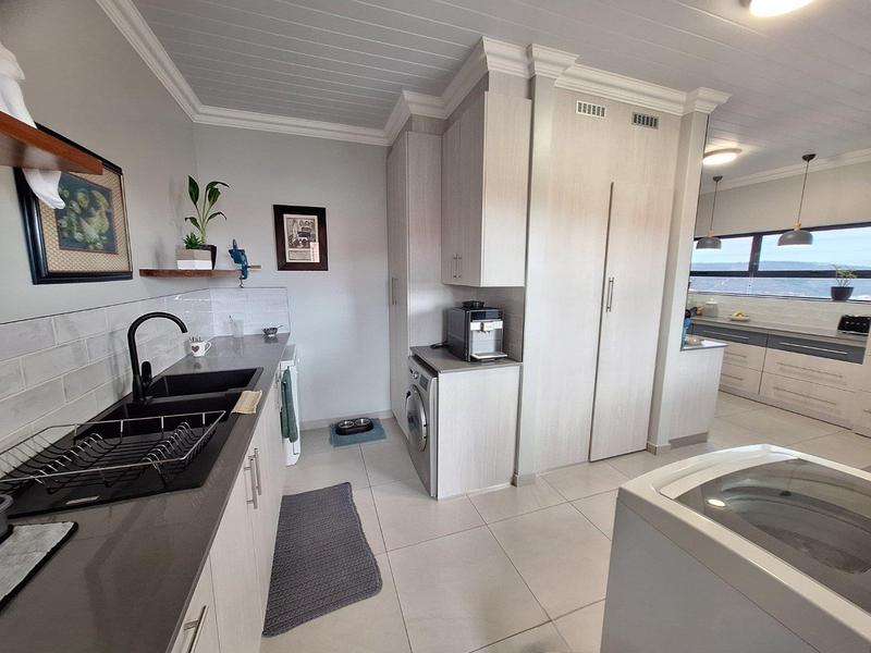 3 Bedroom Property for Sale in Avonddans Western Cape